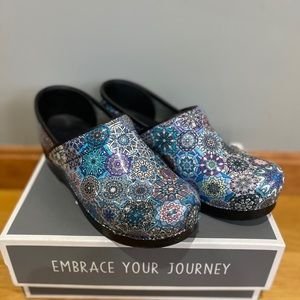 Dansko clogs size 39